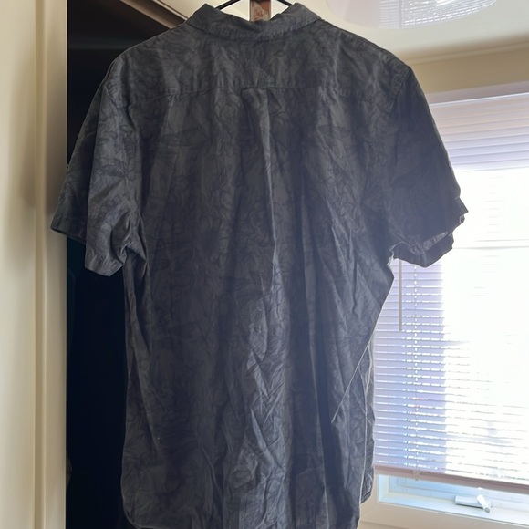 Men button-up slim shirt - Picture 2 of 5